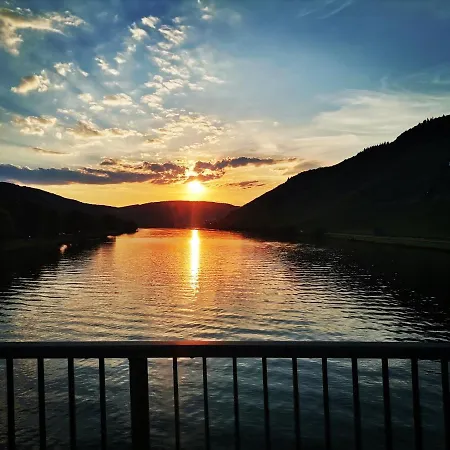 Sonnenufer & Moselwein I Bernkastel-Kues